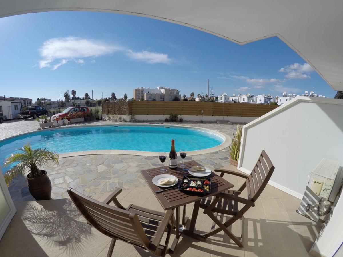 Kato Paphos Suites Exterior photo
